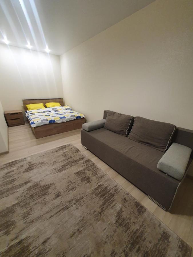 Квартира В Новобудові Appartement Loetsk Buitenkant foto